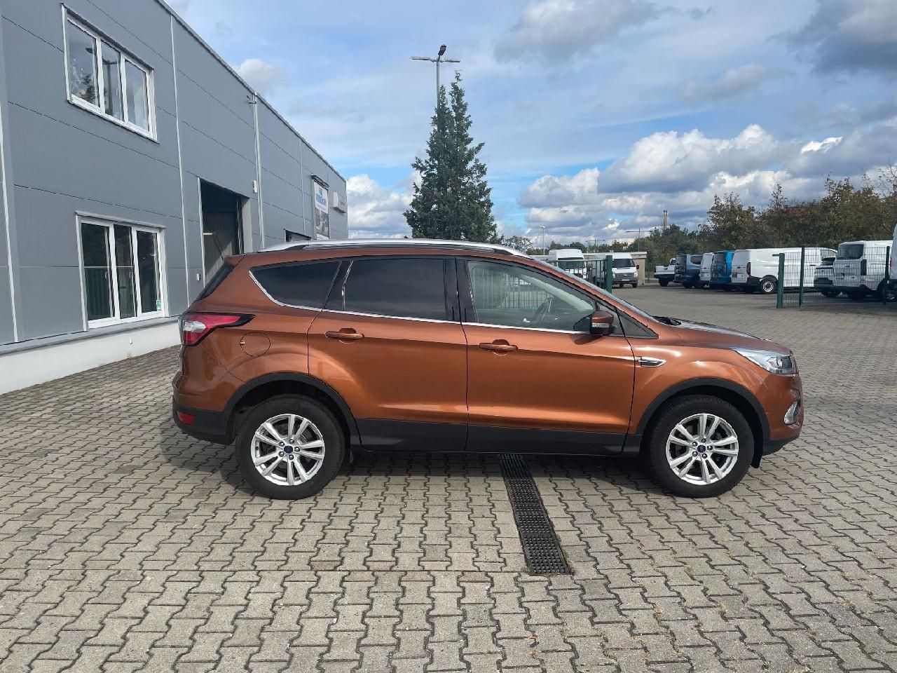 Fahrzeugabbildung Ford Kuga Winterpaket, Navi, Klimaautom.