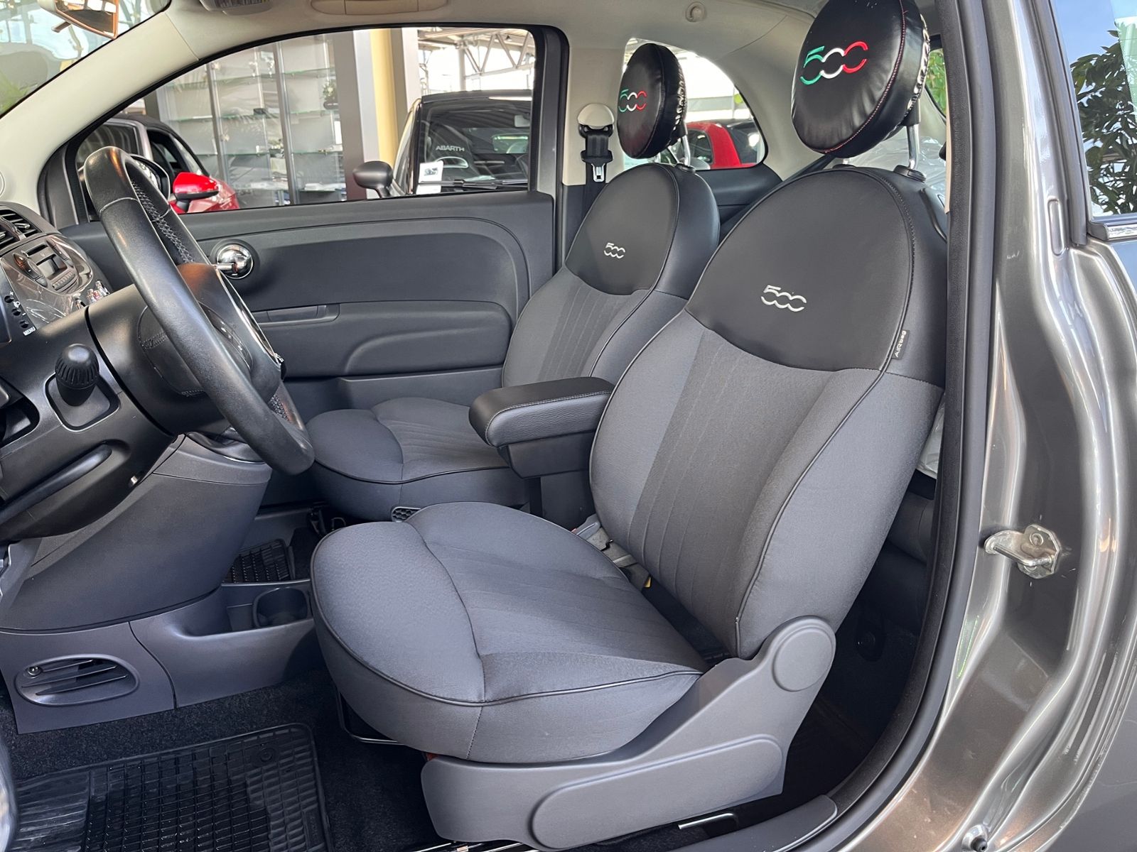 Fahrzeugabbildung Fiat 500C Lounge KLIMA ALU 8-Fach bereift