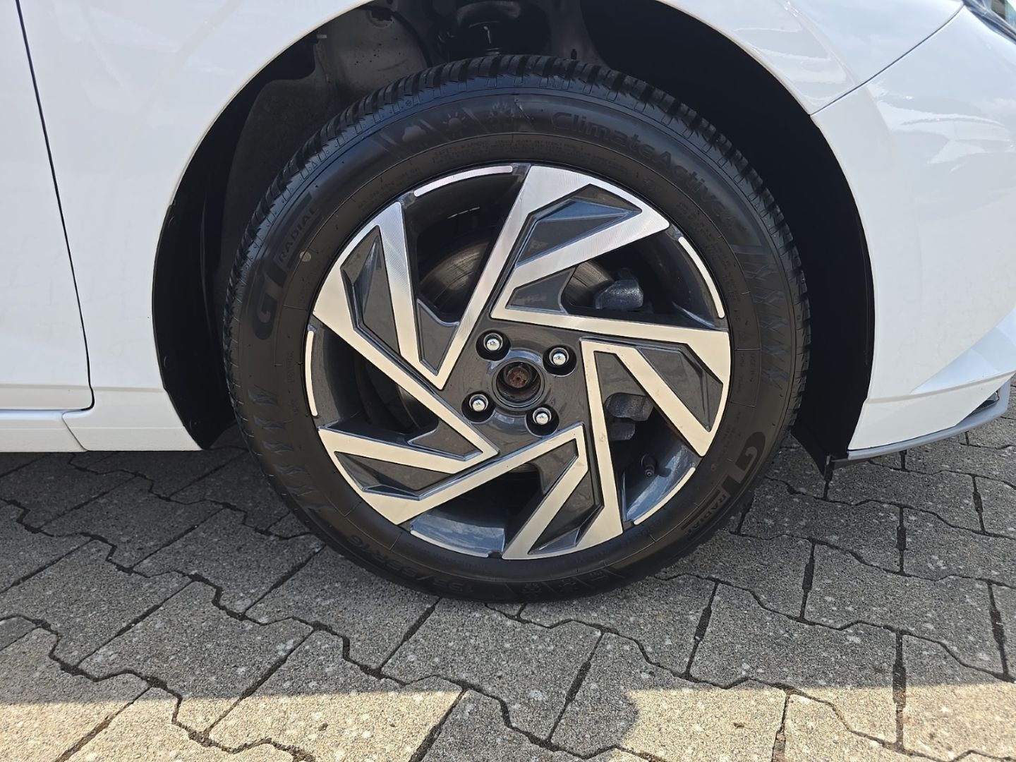 Hyundai i20 – Bild 15