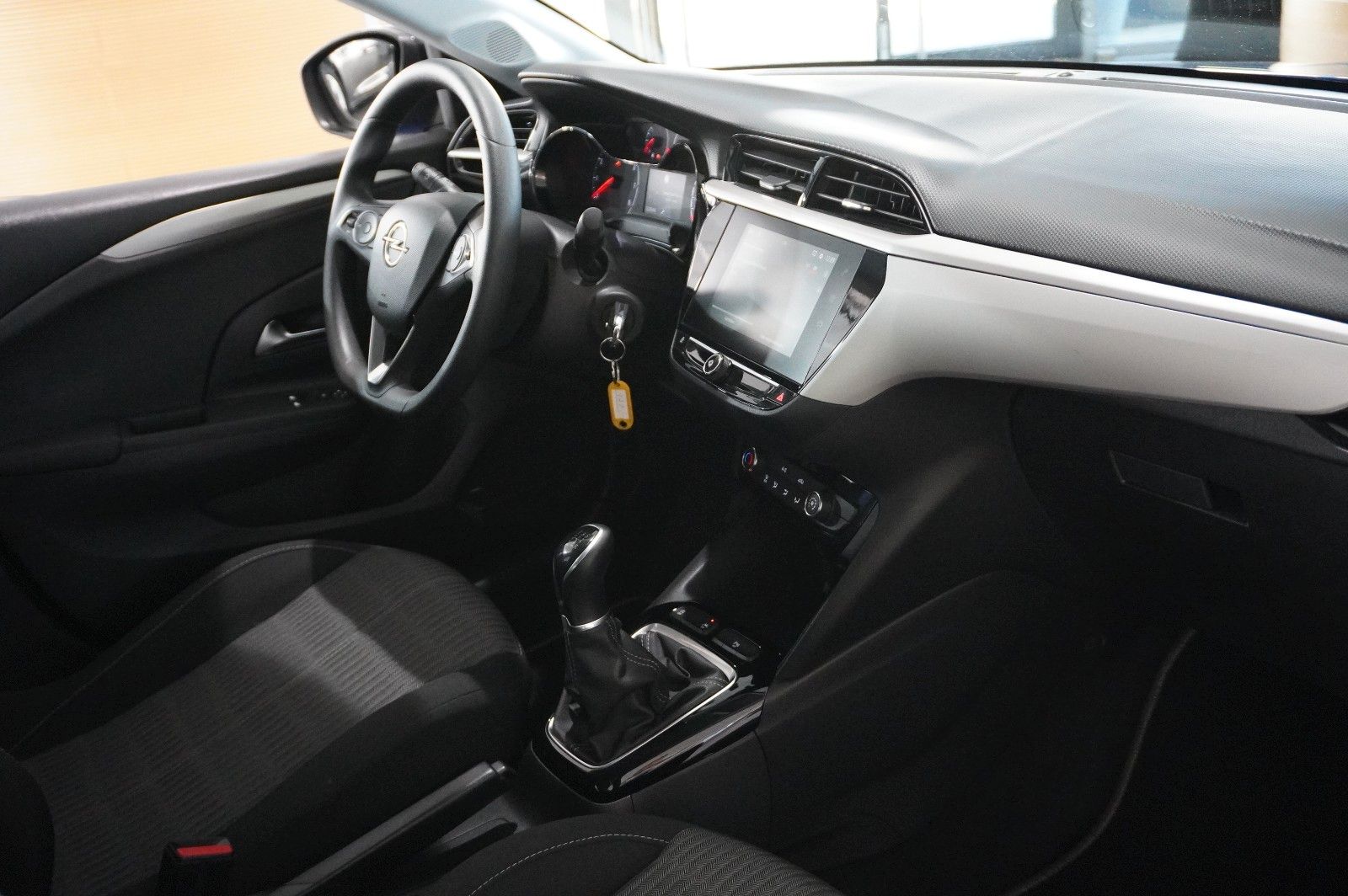 Fahrzeugabbildung Opel Corsa F 1.2 EDITION NAVI/KAMERA/TEMP./PDC/DAB+