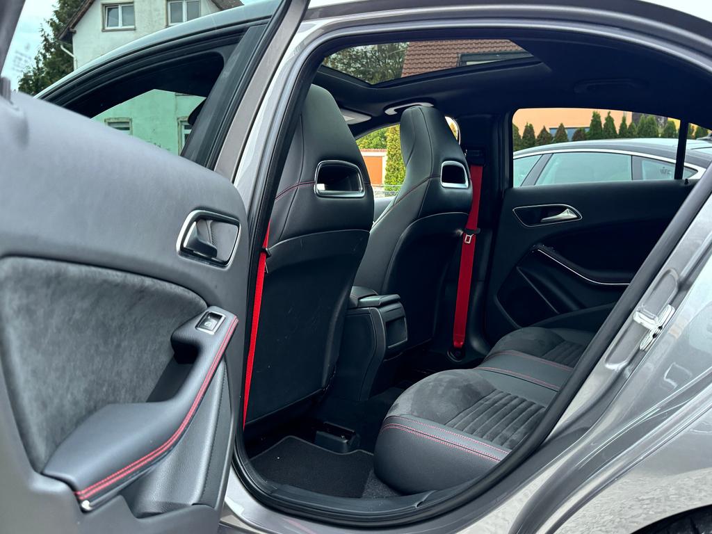 Mercedes-Benz A 45 AMG