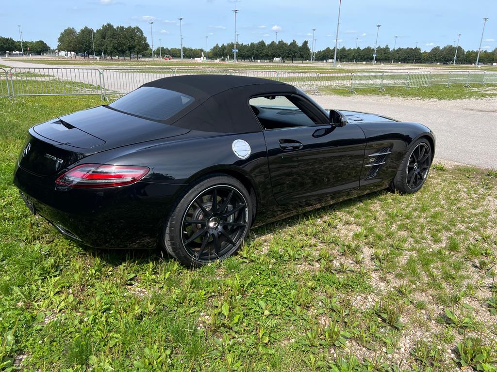 Mercedes-Benz SLS AMG