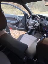 Hyundai i20 1.0 T-GDI 74kW blue Active Classic Activ... - Hyundai i20: Schwarz