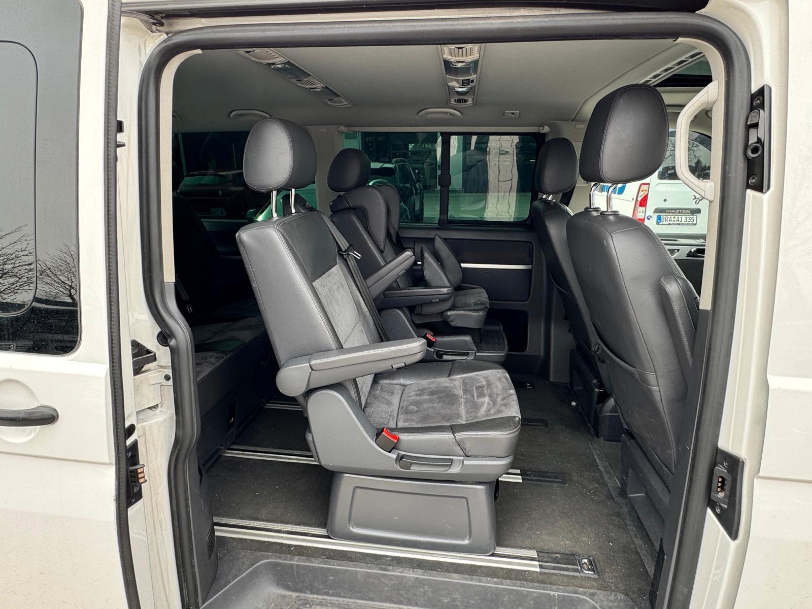 Volkswagen T5 Multivan Edition 25 2.0 TDI 179 ch BVA / 7 places / Alcantara / Toit panoramique / Chauffage auxiliaire