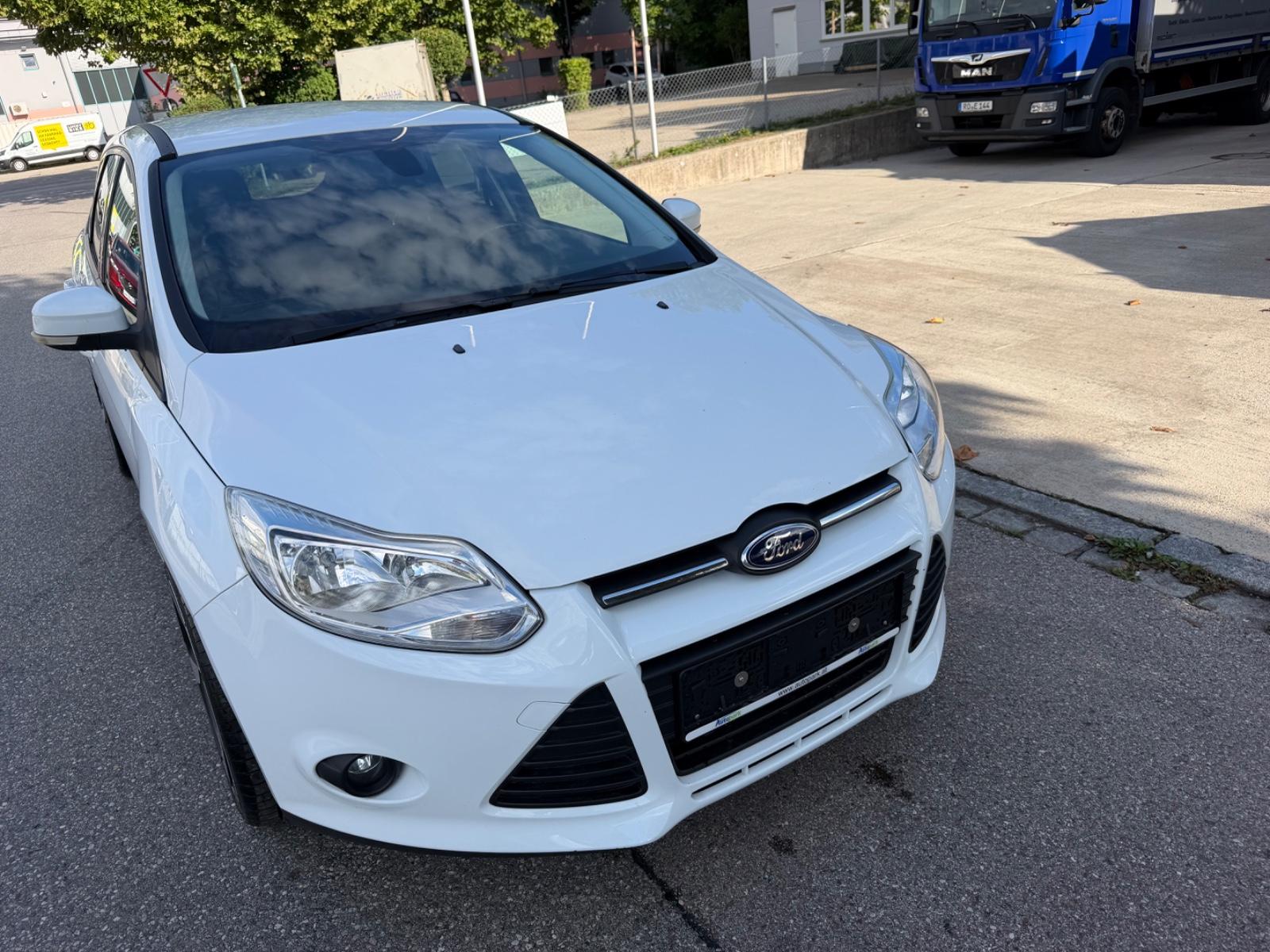 Ford Focus 2012 — photo 10