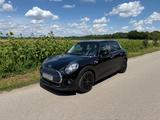 MINI Mini Cooper 5-Türer Schwarz
