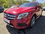 Mercedes-Benz GLA 200 - rote Mercedes-Benz GLA 200