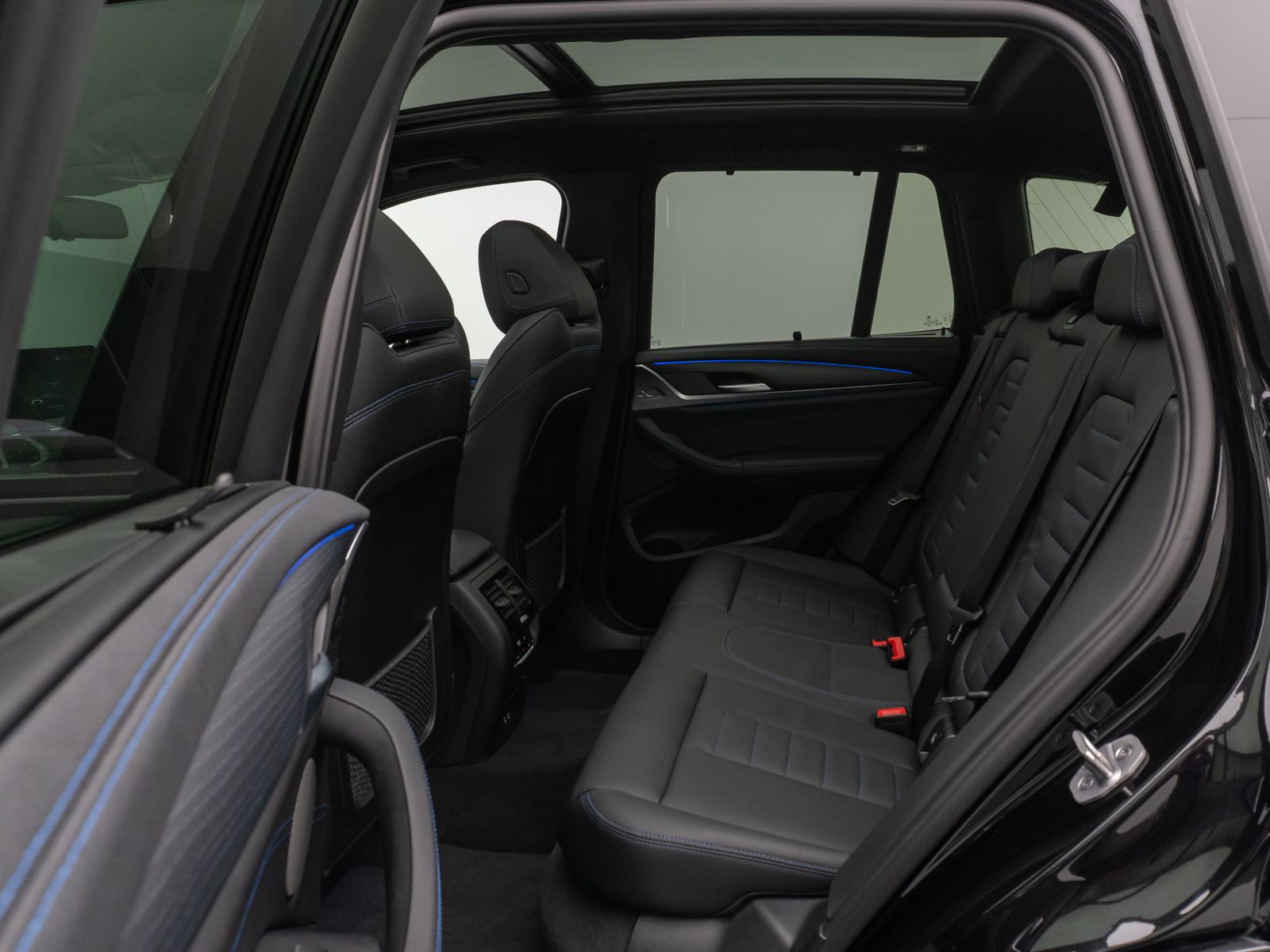 Fahrzeugabbildung BMW X3 xD30i  M Sport Panorama Laser 360°HUD DAB H/K