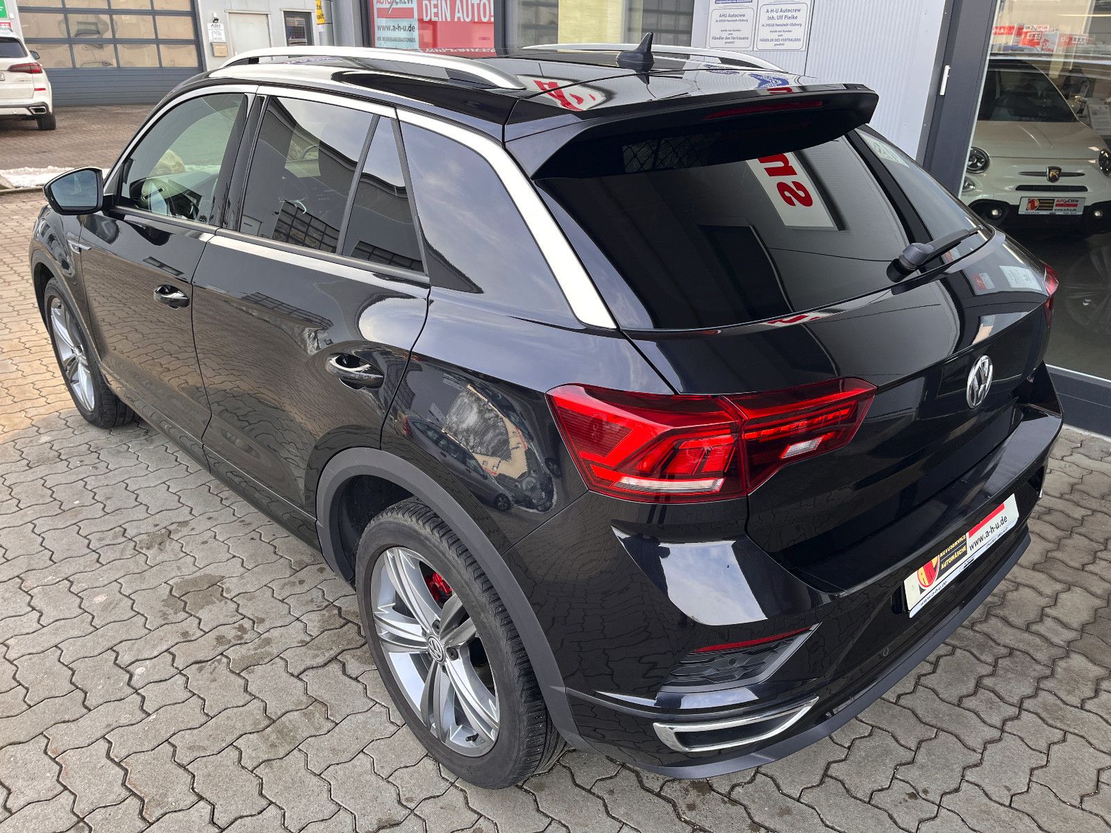 Fahrzeugabbildung Volkswagen T-Roc Sport 1.5 TSI DSG R-Line