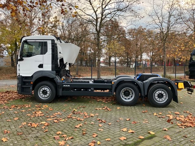 MAN TGS 26.330 6x2-4 BL CH für Getränkeaufbau