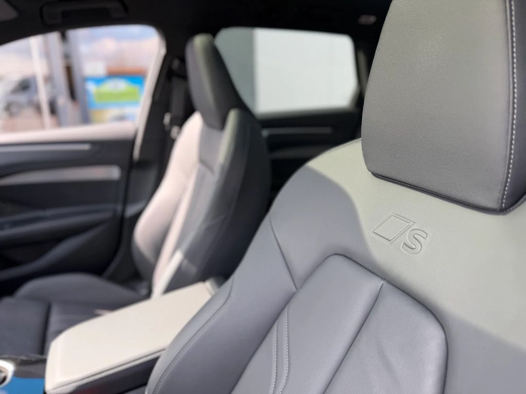 AUDI A6 2025