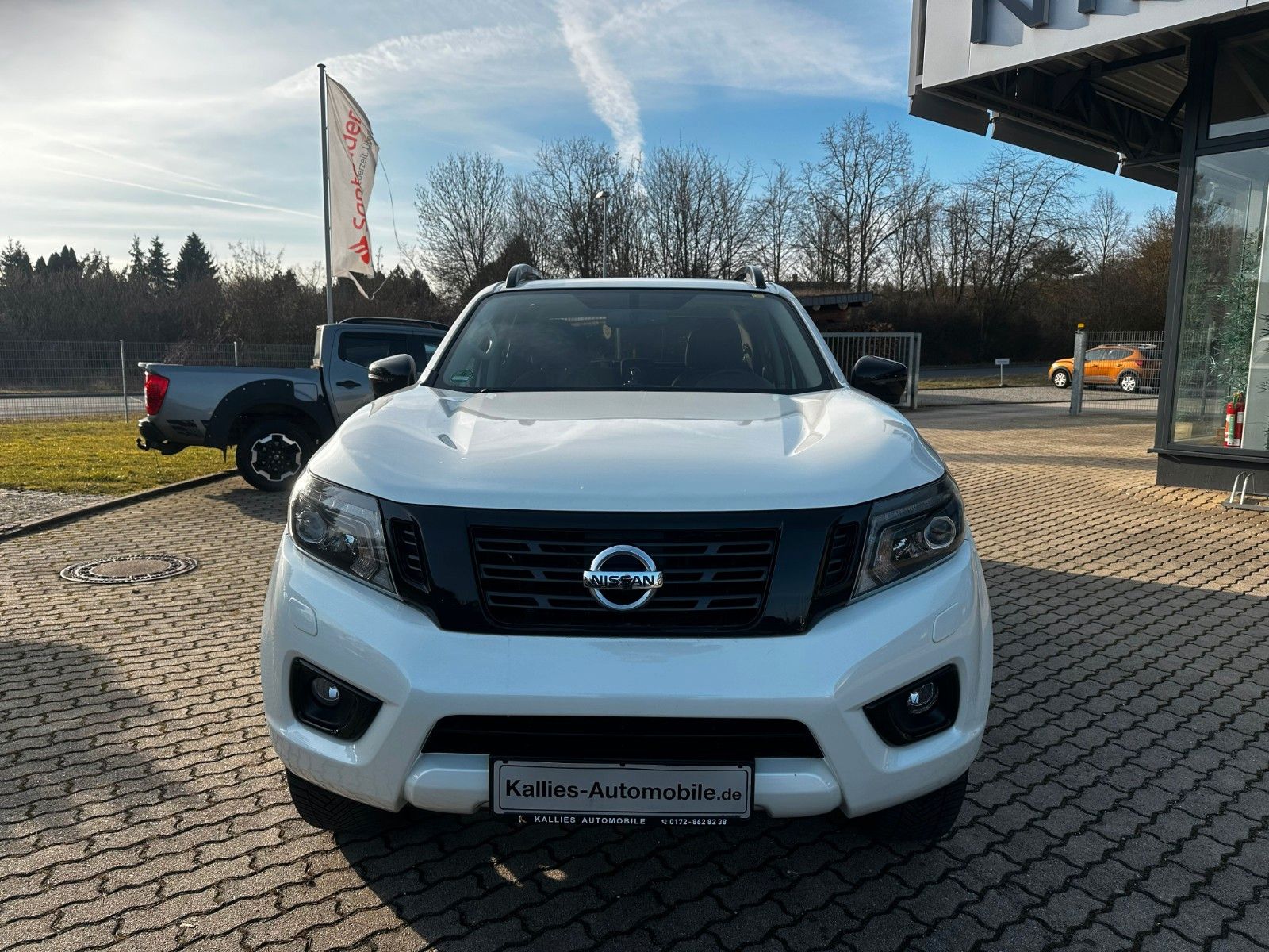 Fahrzeugabbildung Nissan Navara NP300 Tekna Double Cab 4x4 AHK