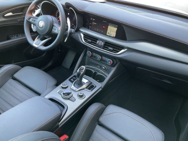 Fahrzeugabbildung Alfa Romeo Stelvio 2.0 Turbo 16V Intensa Q4 Autom. Panorama