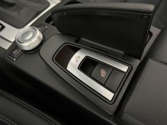 MERCEDES-BENZ E 200 CGI / NUR 56.tKM / GARANTIE / 2.HD / XEN /