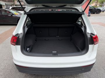Volkswagen Tiguan - 12