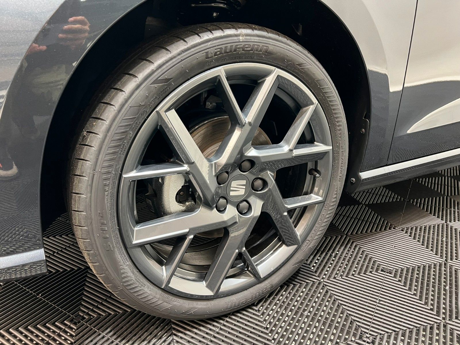 Fahrzeugabbildung SEAT Ibiza 1.0 TSI 85kW FR DSG 18"ALU