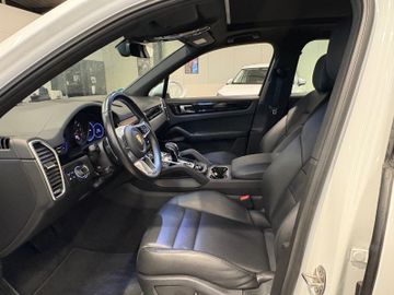 Porsche Cayenne - 9