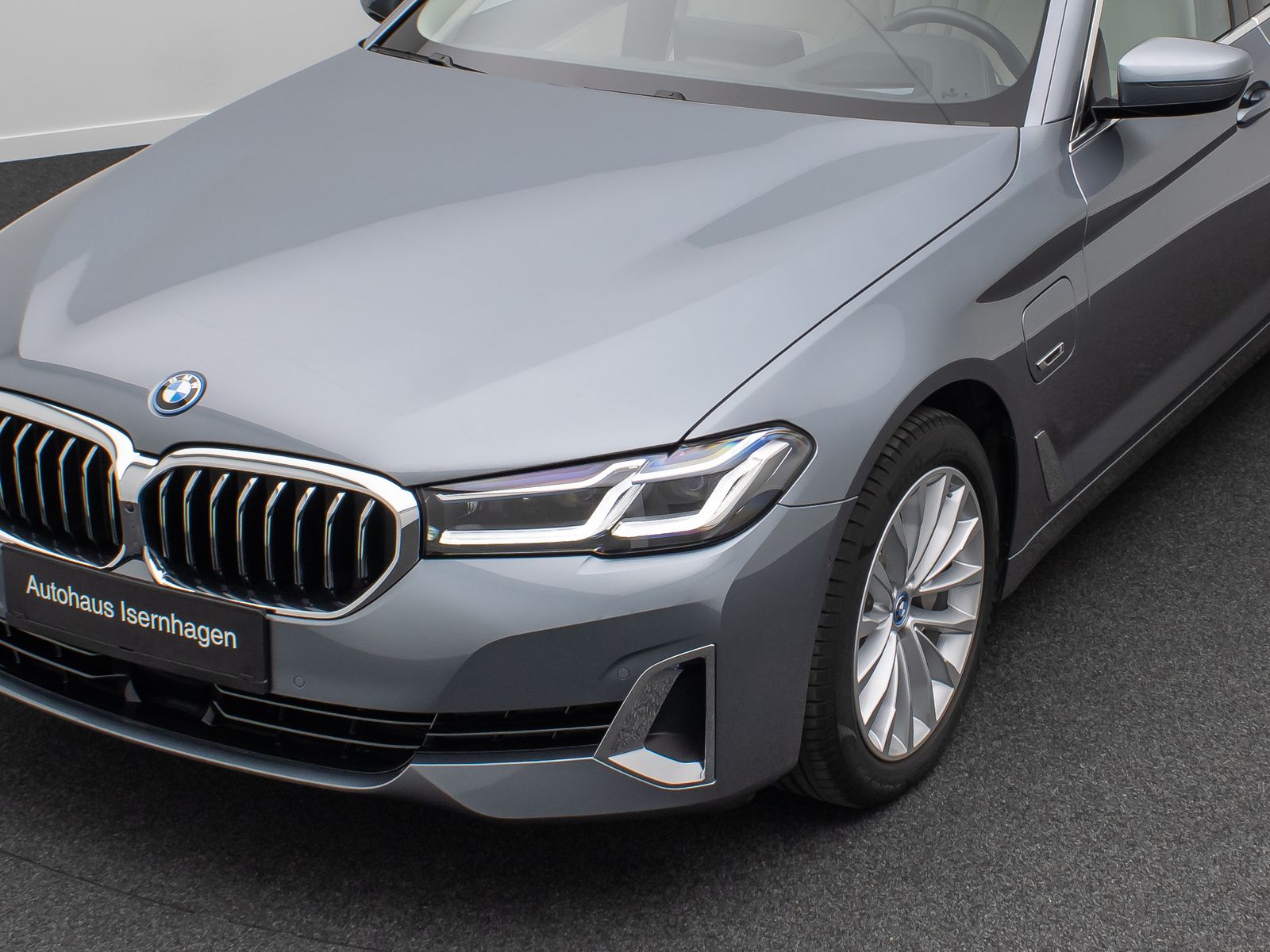 Fahrzeugabbildung BMW 530e Luxury Line 360°Glasdach Laser HUD DAB HiFi
