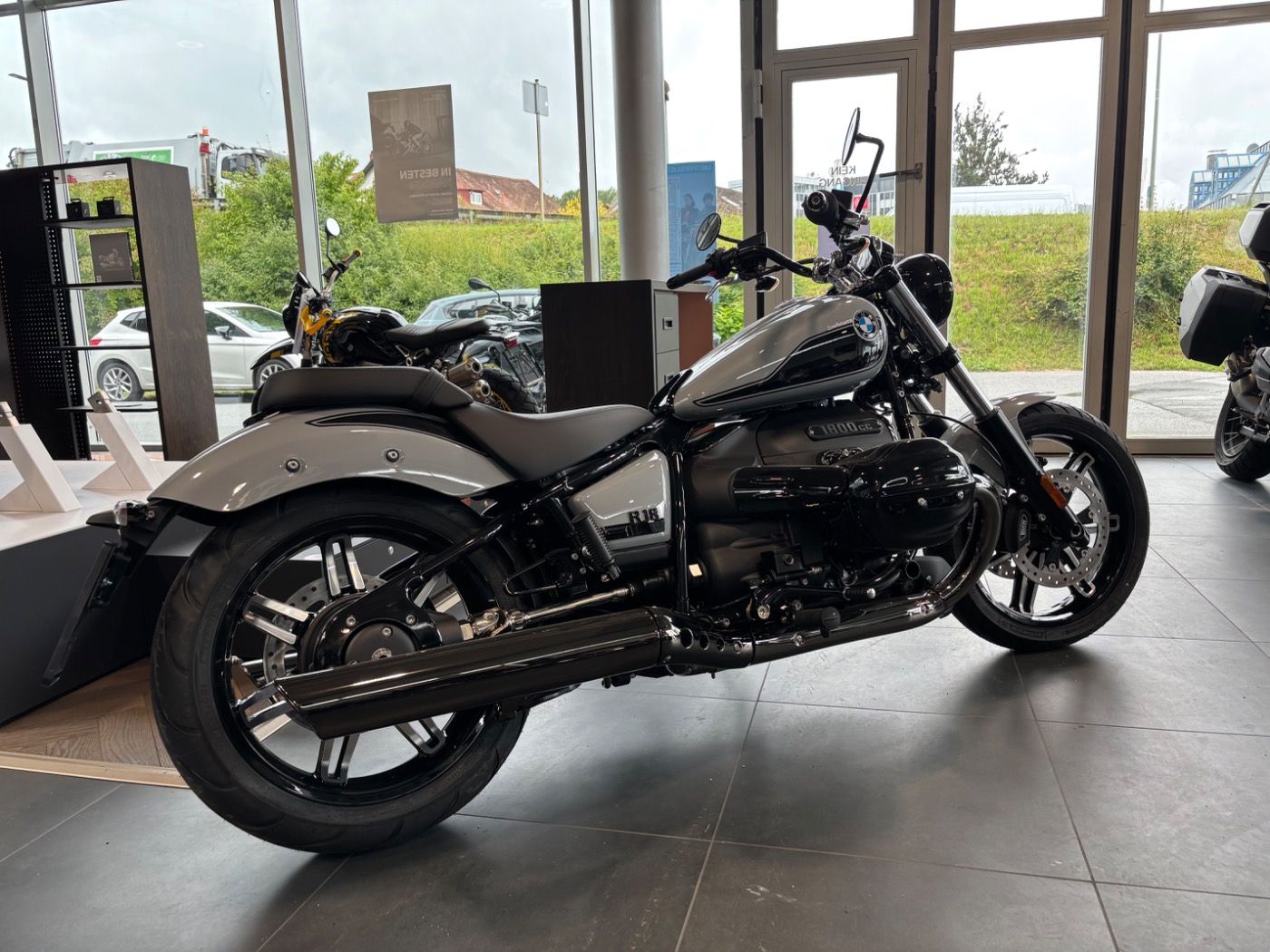 Fahrzeugabbildung BMW R 18 Komfort-Paket, Blacked-Out-Paket