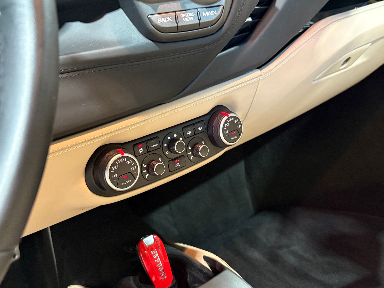 Fahrzeugabbildung Ferrari 488 GTB//LIft/1-HAND.BRD/FERRARI-POWER/GARANT