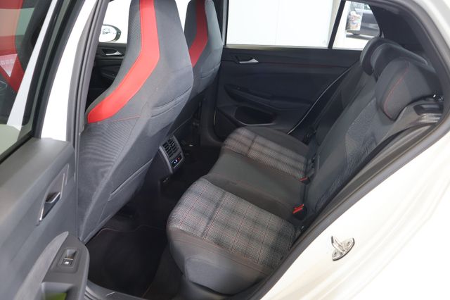 Volkswagen Golf VIII GTI 2.0 TSI AID+CARPLAY+LED+AMBIENT