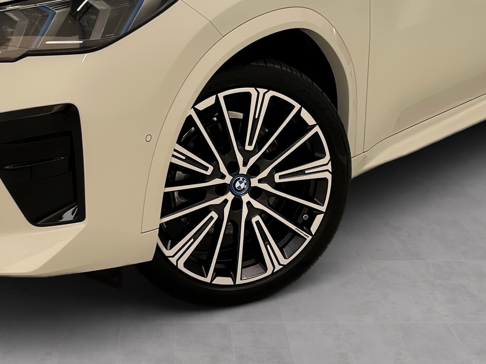 BMW iX2 - Bild 8