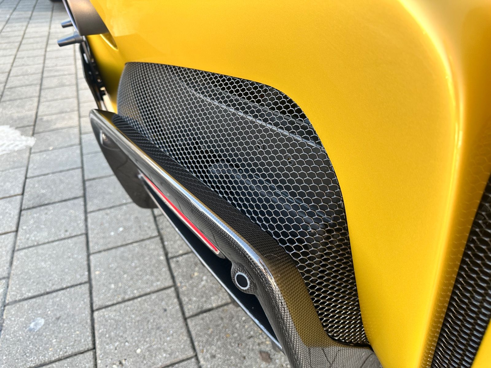 Fahrzeugabbildung Ferrari SF90 Spider*voll Carbon*Lift*Racing-Sitze*JBL*