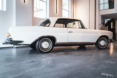 Fahrzeugabbildung Mercedes-Benz 280SE/C/8 2.8 Coupé *FLACHKÜHLER/SCHALTER *