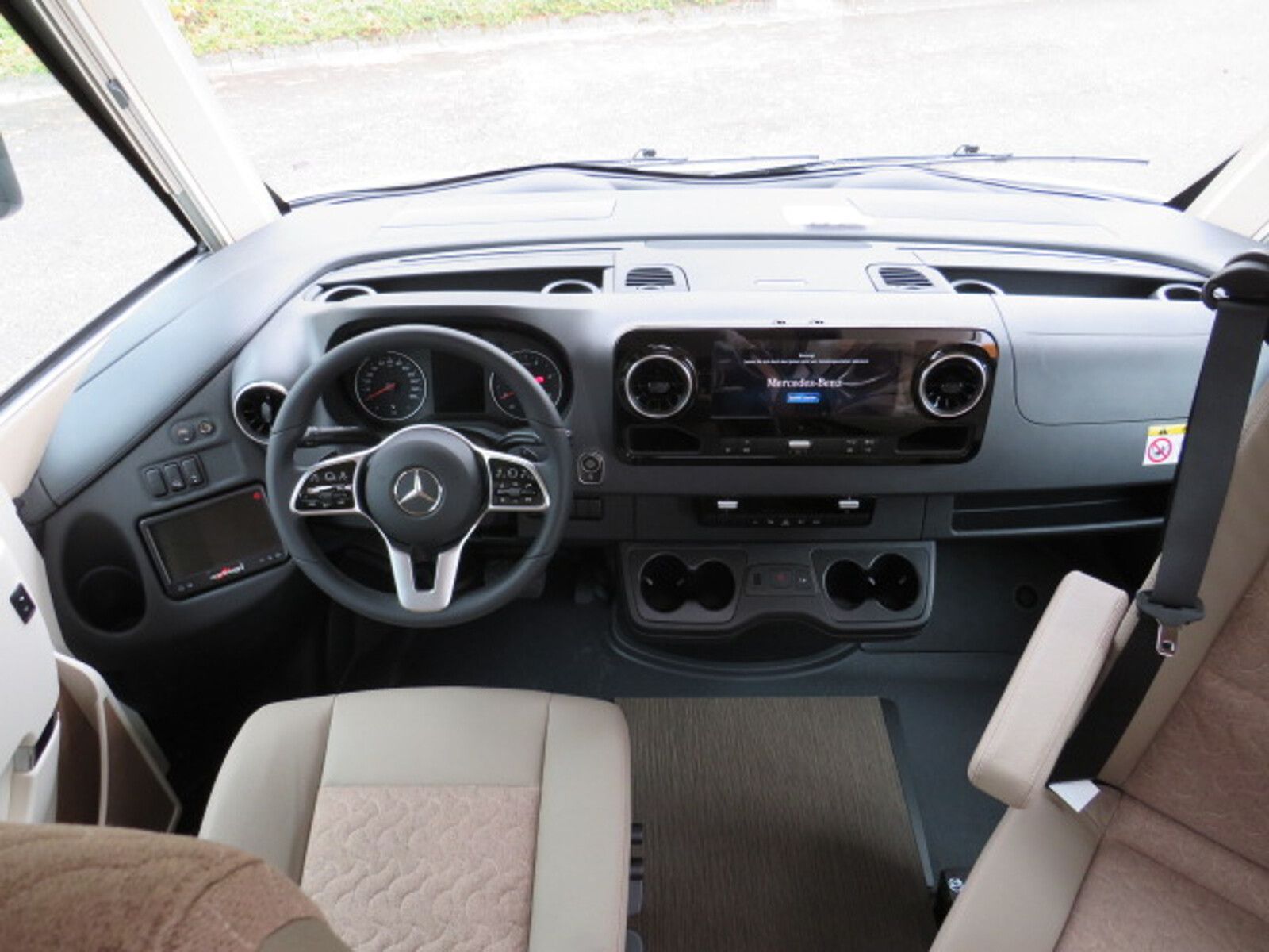 Fahrzeugabbildung Carthago c-tourer I  149 LE Mark/SAT/Dach-Klima/Hubstütz.