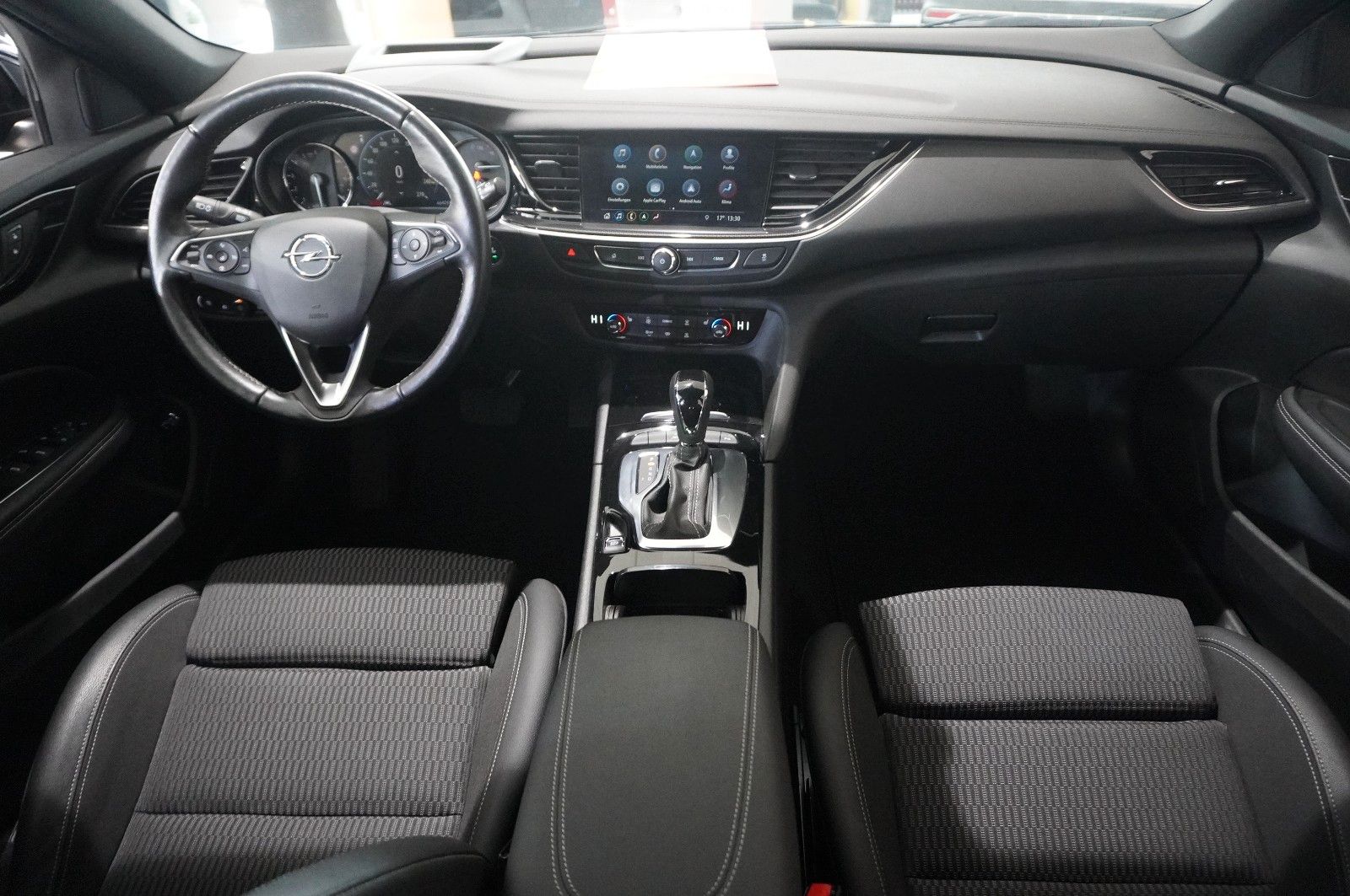 Fahrzeugabbildung Opel Insignia B ST 2.0D BUSINESS NAVI/LED/KAMERA/HUD