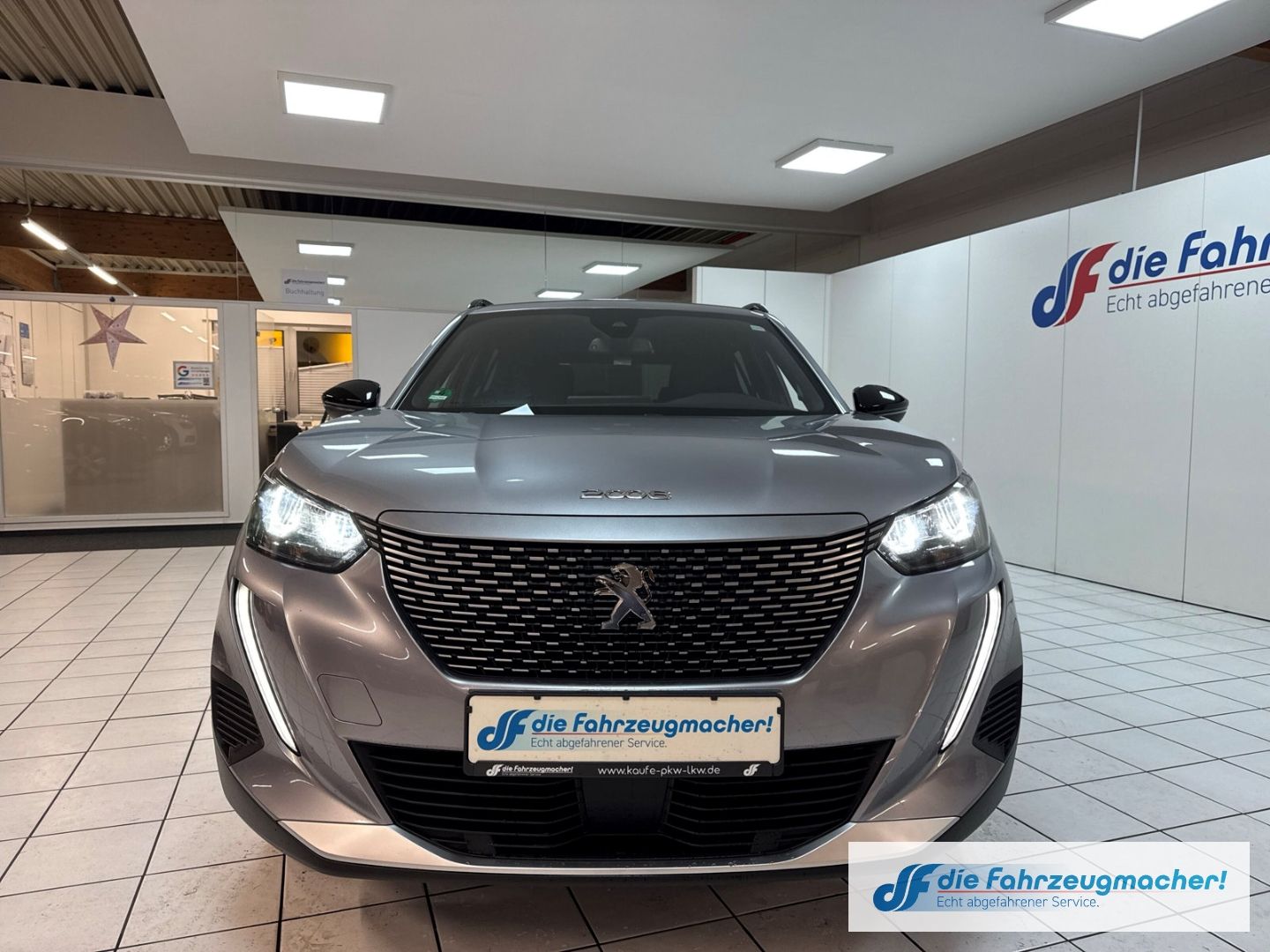 Fahrzeugabbildung Peugeot 2008 e- Allure Pack Navi LED Apple CarPlay Andro