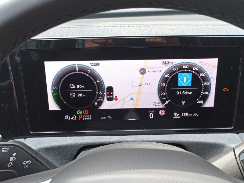 Fahrzeugabbildung Volkswagen Tiguan 1.5 TSI eHybrid R-Line DSG+  AHK+NAVI+MAT