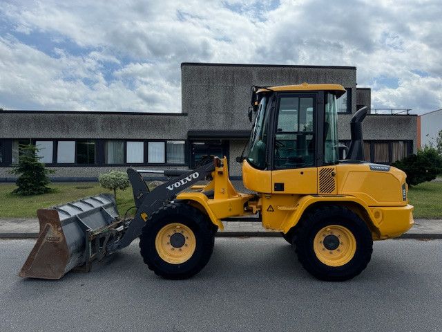 Volvo L 35 G  Standart oder 4 in1 Schaufel Gabel 1 Hd