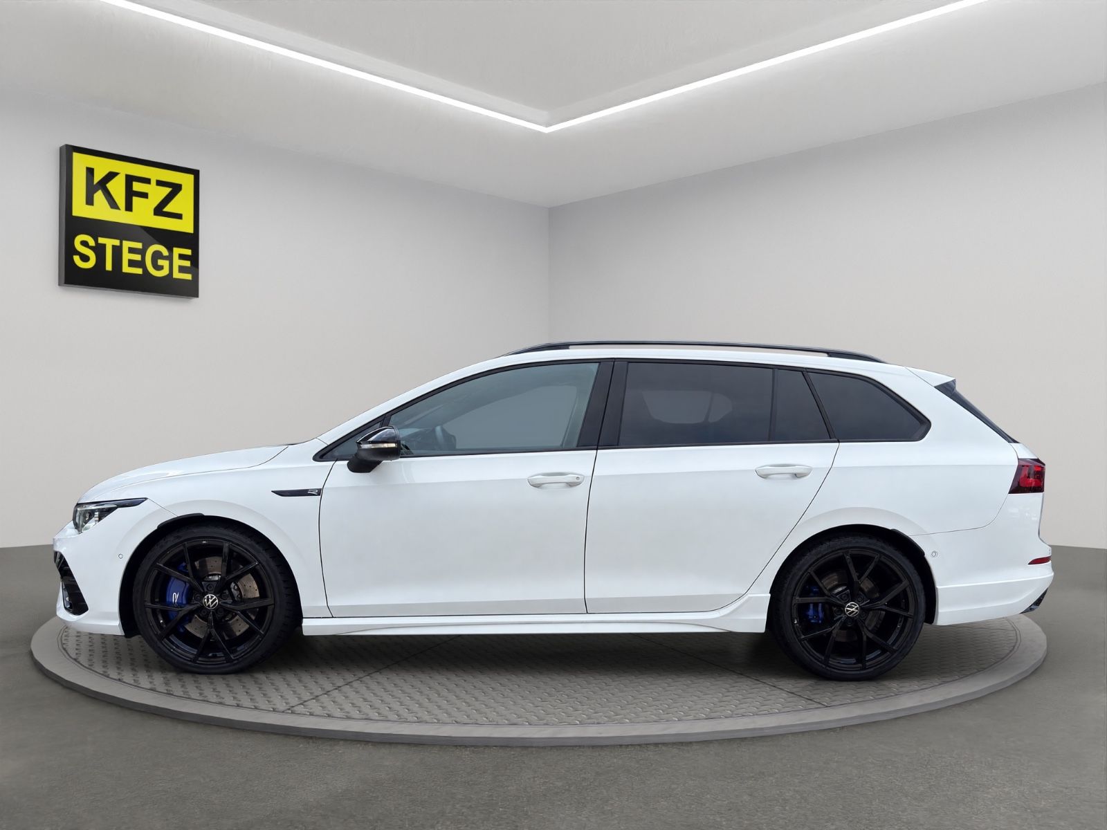 Volkswagen Golf VIII Variant R 4Motion Perform. Pano 19 foto 5