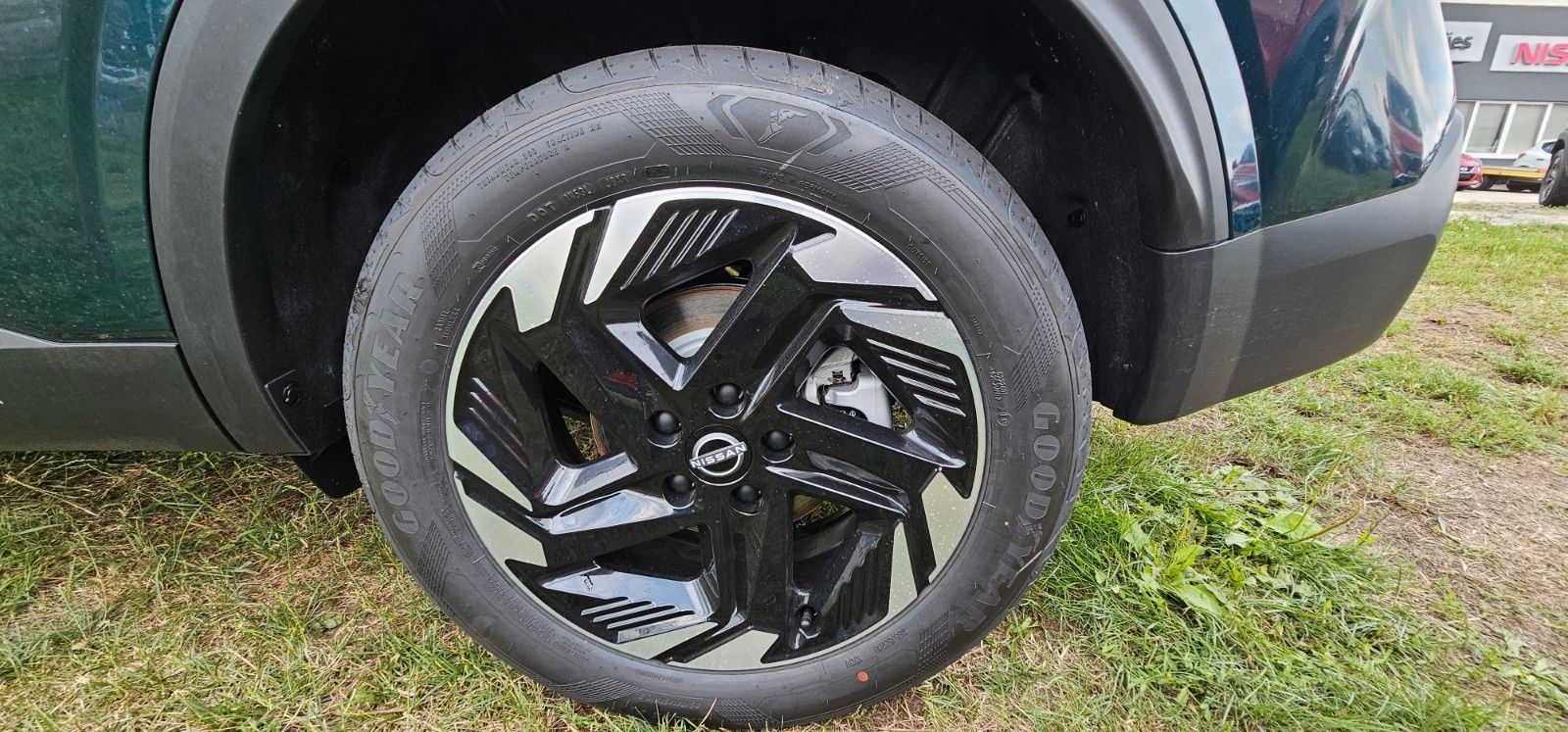 Fahrzeugabbildung Nissan Qashqai 1.3 DIG-T MHEV Xtronic N-Connecta MY2024