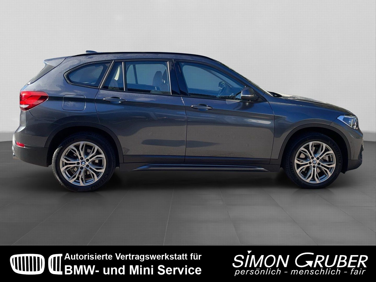 Fahrzeugabbildung BMW X1 xDrive20d Sport Line Navi+ HUD LED Kamera AHK