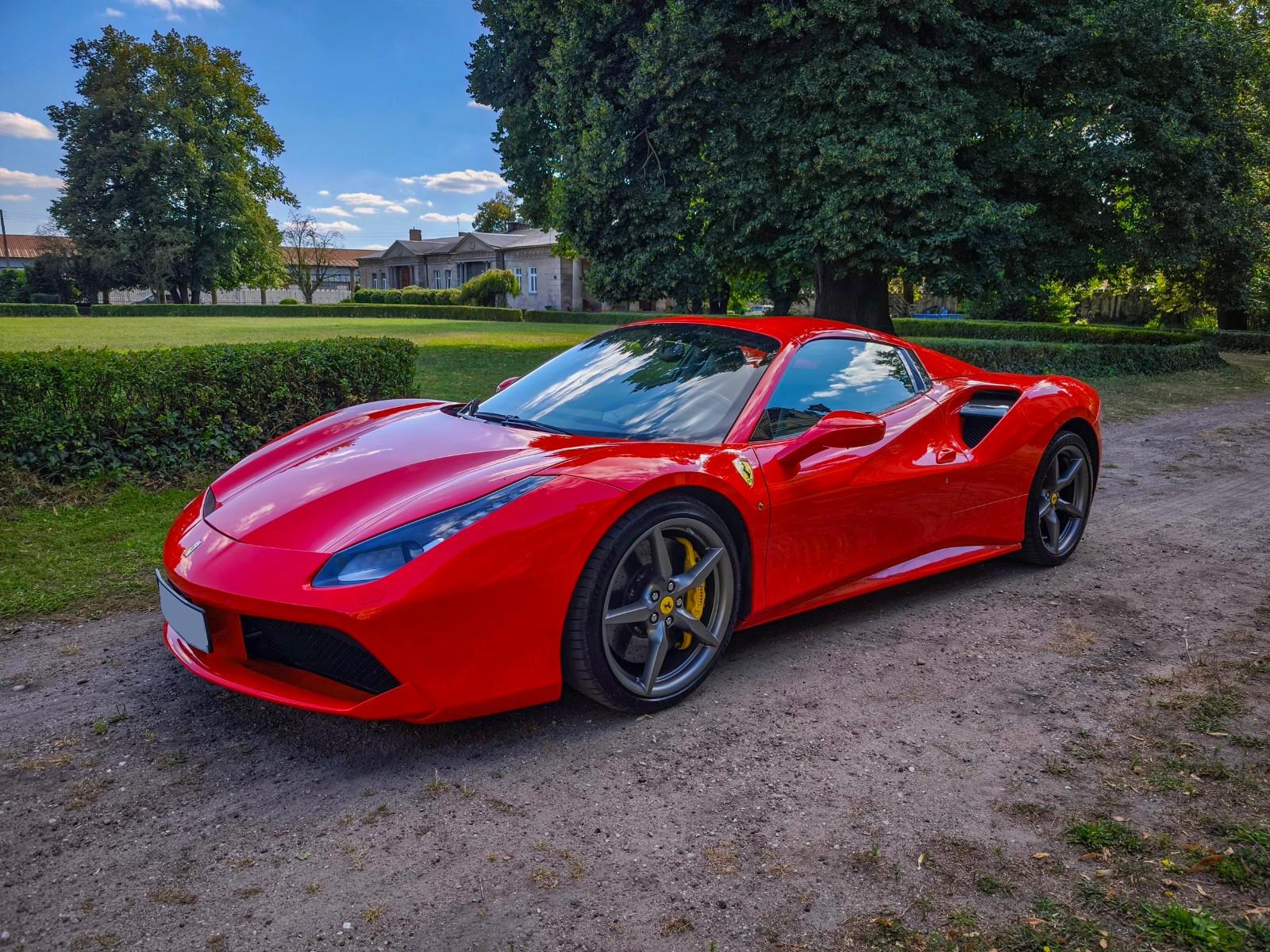 Ferrari 488 Spider Lift