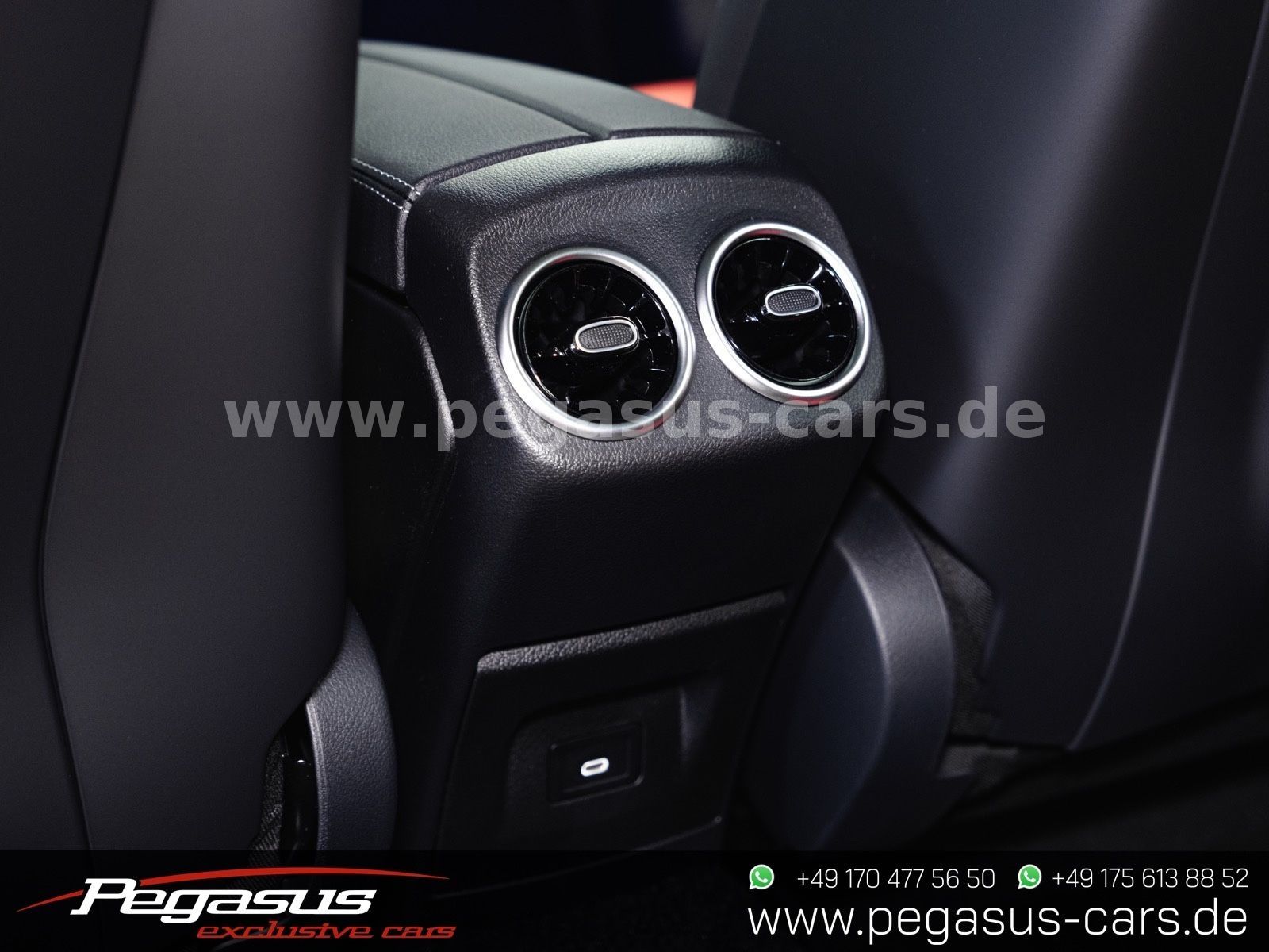 MERCEDES-BENZ A 45 AMG - 41