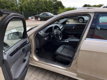 Mercedes E 200 - 5