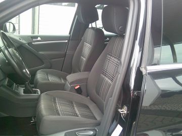 Volkswagen Tiguan - 11