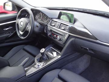 BMW 318 Gran Turismo - 10