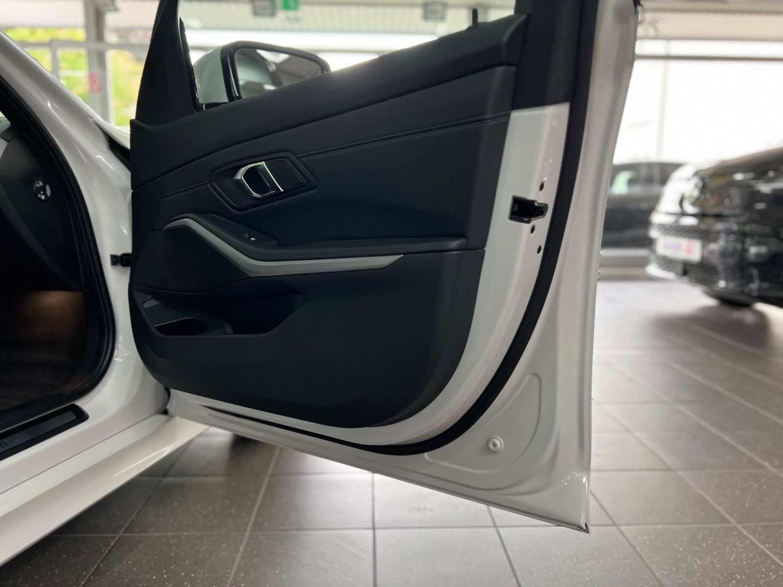 BMW 318 d Touring AHK+DA+ACC+HuD+KEYLESS+PARK ASSIST foto 19