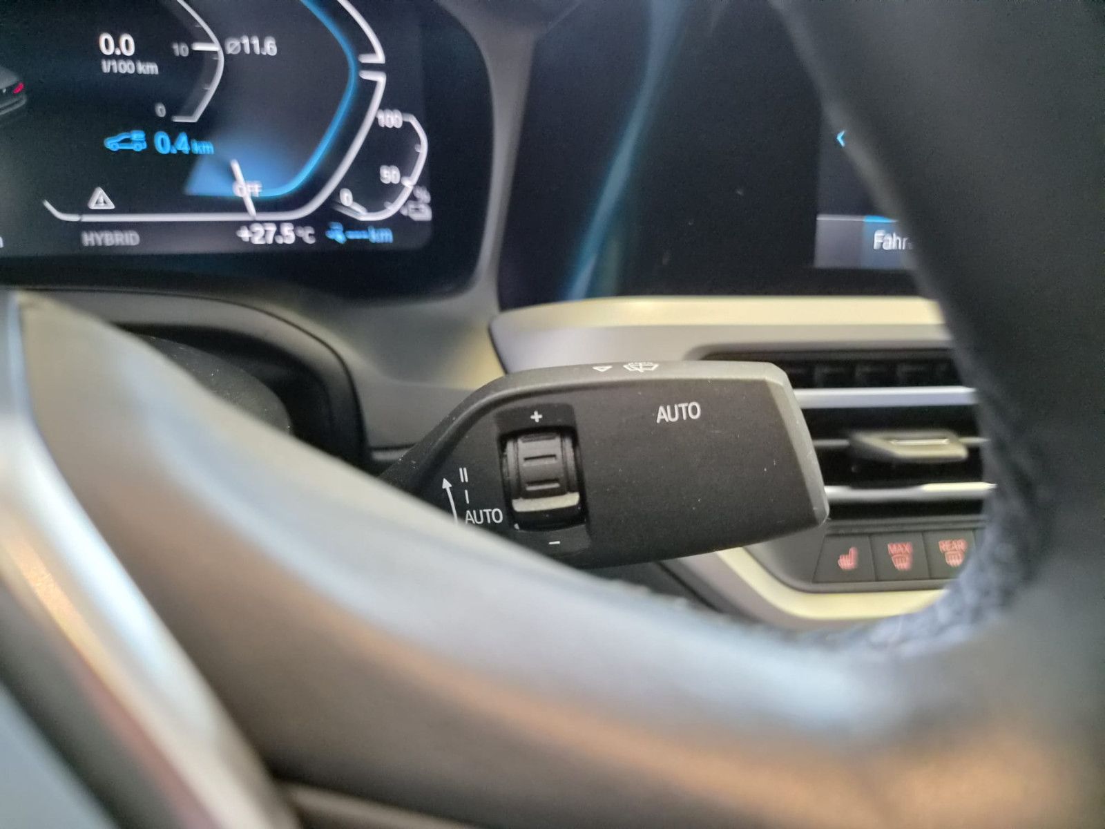 Fahrzeugabbildung BMW 330 e Advantage / NAVI / KLIMA / Garantie