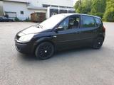 Renault Megane Scenic II - Renault Megane aus 2008 mit Diesel-Antrieb