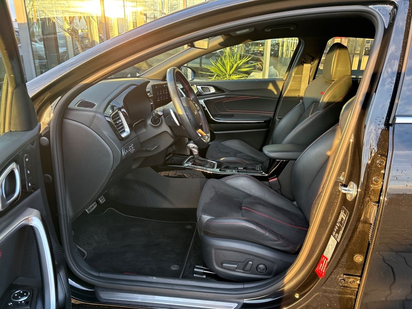 Fahrzeugabbildung Kia ProCeed GT 1.6 VerkehrszeichenERK Kamera LED