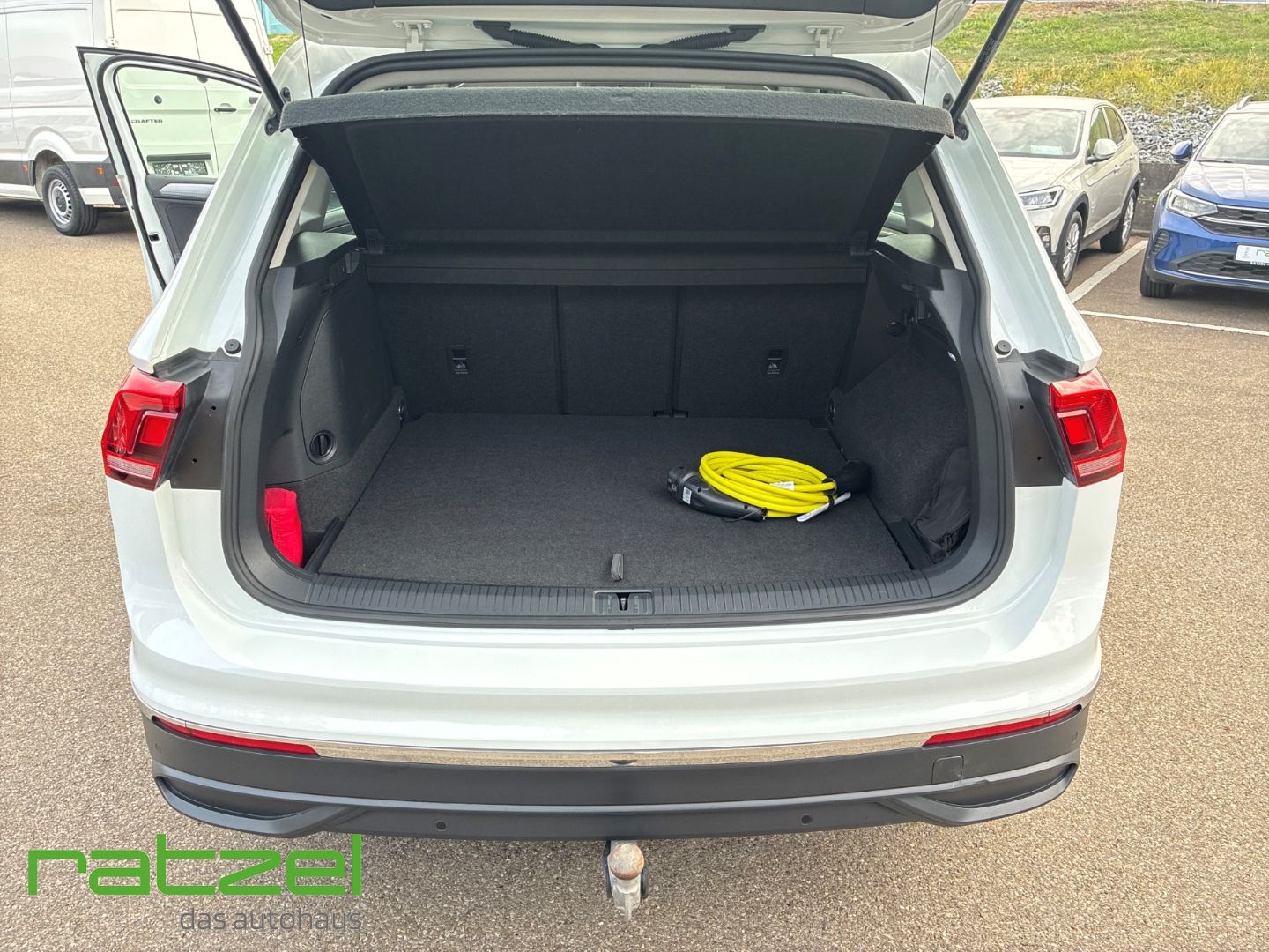 Fahrzeugabbildung Volkswagen Tiguan Life 1.4 eHybrid DSG AHK-klappbar Navi