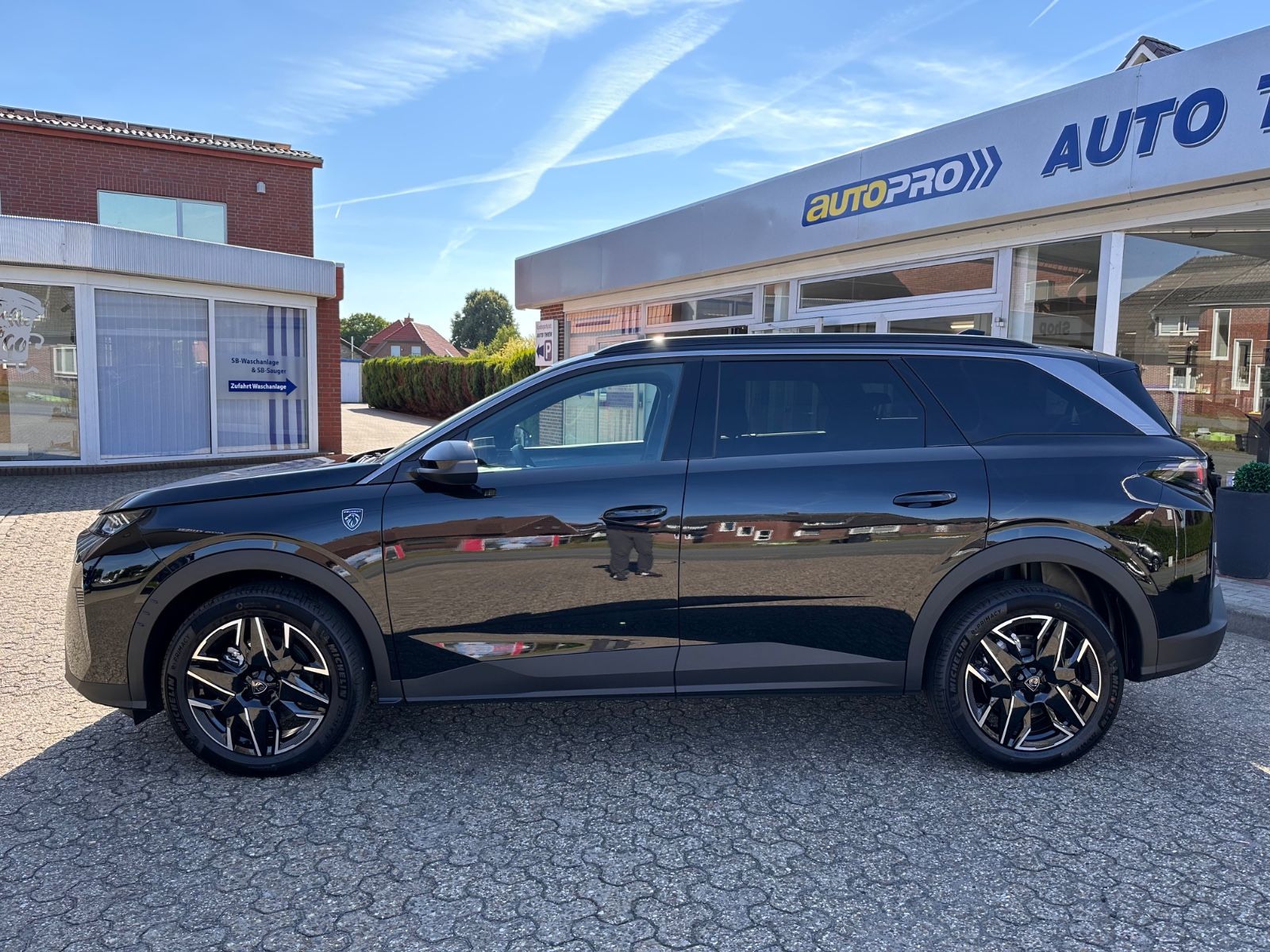 Fahrzeugabbildung Peugeot 5008 GT Hybrid 145 Autom 7-Sitz/ACC/Navi/APP/LED