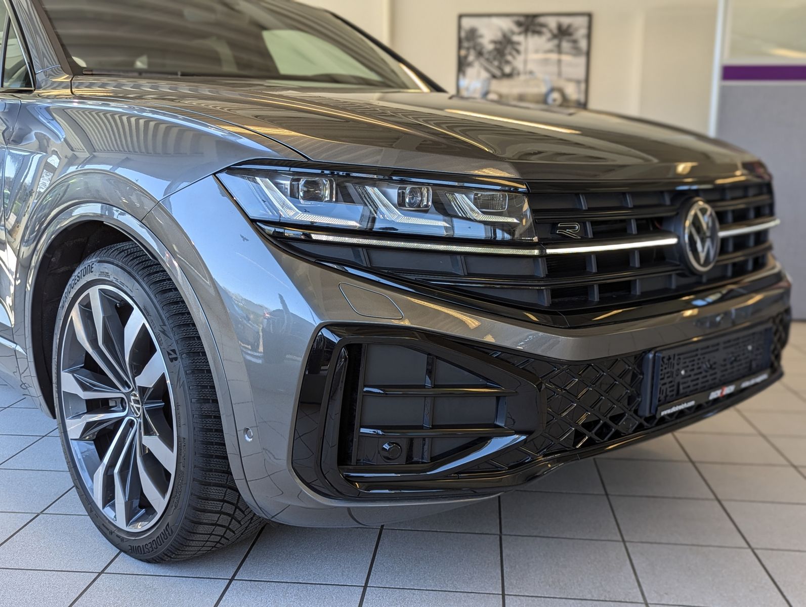 VW Touareg 3.0 TDI 4M R-Line Komfort-Paket UPE 111T - Image 9