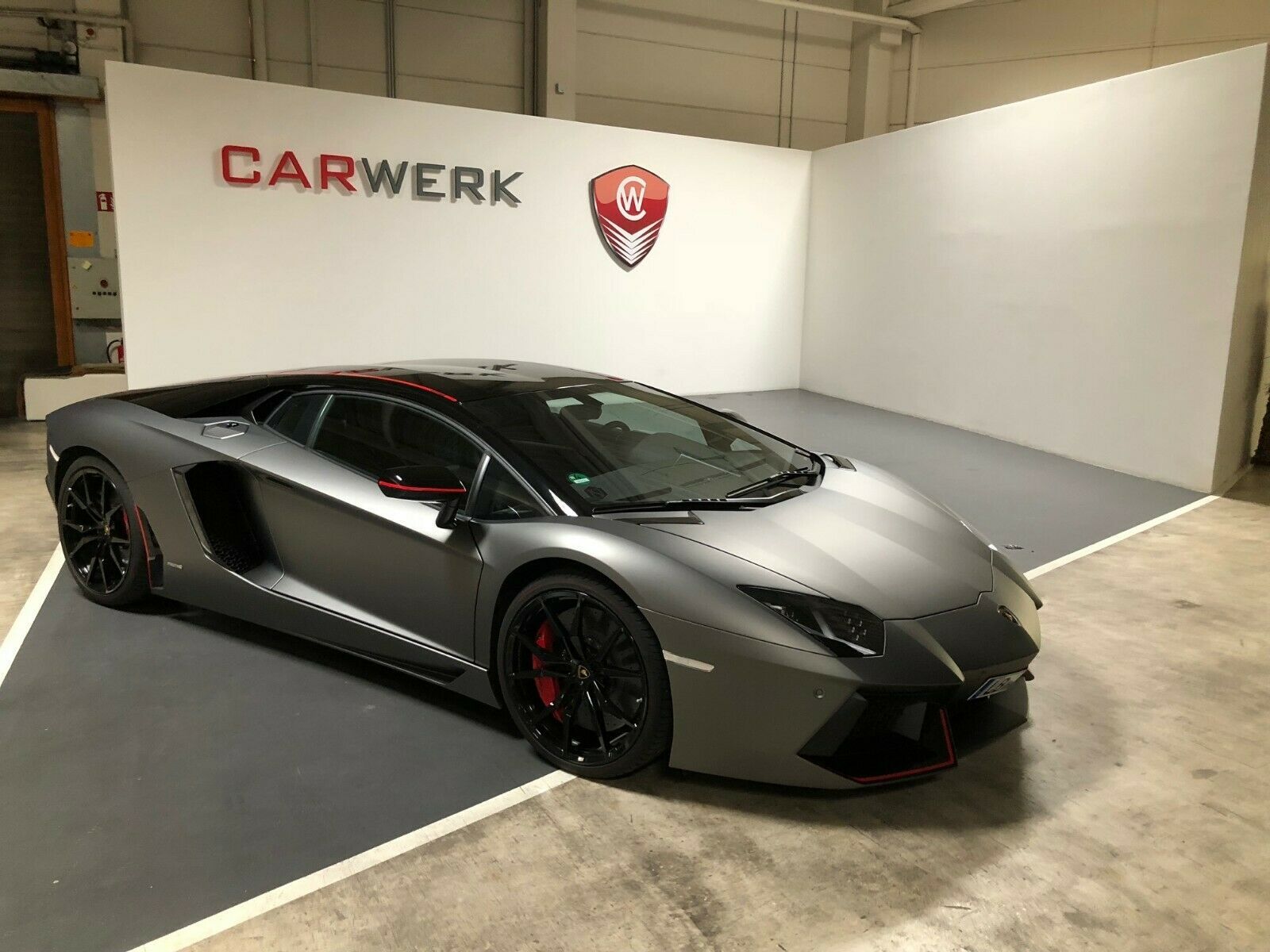 LAMBORGHINI Aventador