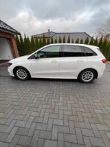 Mercedes-Benz B 200 DCT -7G-DCT,AMGLine,Pano, - Mercedes-Benz B 200 von privat